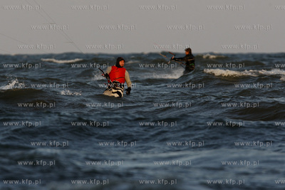 Gdynia Orlowo. Kitesurfing.
25.10.2011
fot. Krzysztof...