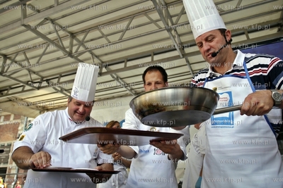 Gdansk, Dlugi Targ. Pomorskie smaki to pokazy przyrzadania...