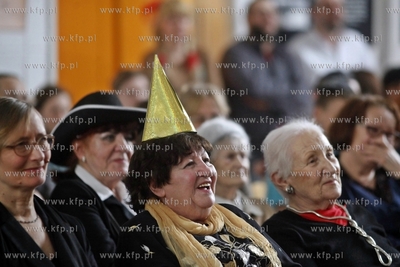 Gdansk. Synagoga przy ul. Partyzantow. Purim - karnawal...