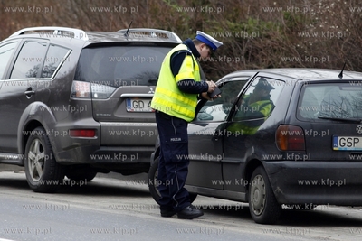 Kontrola policjantow ruchu drogowego przy ul.Niepodleglosci...