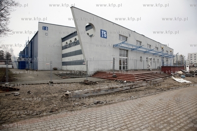 Wyburzanie hal wystawienniczych Miedzynarodowych Targow...