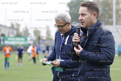 Gdansk Zaspa. Pilkarski turniej dzikich druzyn Do przerwy...