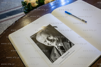 Nowy Ratusz w Gdańsku. Księga kondolencyjna pamięci...