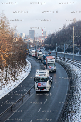 Aleja Armii Krajowej w Gdańsku. Protest przewoźniów...