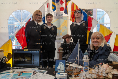 Forum Gdańsk. Warsztaty, koncert, konkursy - Niebieskie...