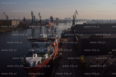 Gdańsk.  Konferencja prasowa na terenie Stoczni Cesarskiej....