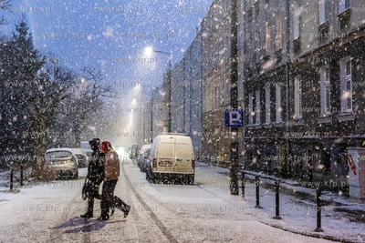Gdańsk, Wrzeszcz. Intsnsywne opady śniegu. 03.01.2025...