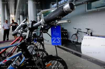 Gdansk Wrzeszcz. Bezplaty strzezony parking rowerowy...