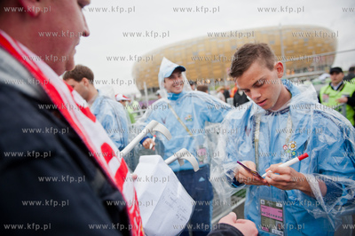 Gdansk Arena. Kibice wchodza na mecz mistrzostw Europy...