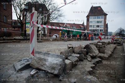 Gdansk. Remont nawierzchni ulicy Ogarnej.
11.04.2013
fot....