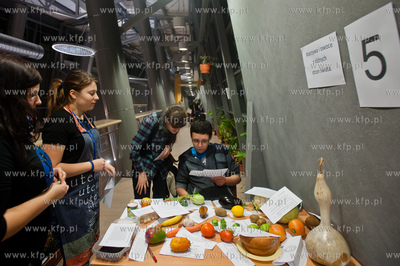 Uniwersytet Gdanski. Wydzial Biologii. Trzecia edycja...