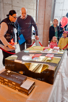 Gdansk. Matarnia. Kolej na PKM - Dzien Otwarty powstajacej...