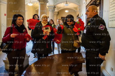 Gdansk. Podopieczni Palacu Mlodziezy wraz z rodzicami...