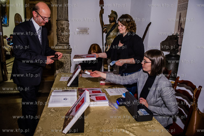 Gdansk. Wielka Sala Wety Ratusza Glownego Miasta. Promocja...