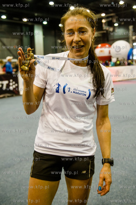 Zawodnicy na trasie I PZU Gdansk Maraton.
Nz Ewa Huryn...