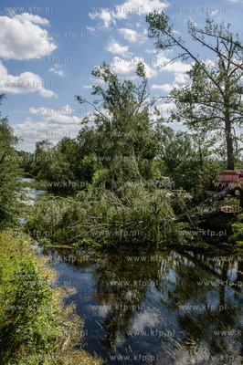 Rytel k. Chojnic. Skutki nawałnicy, która z piątku...