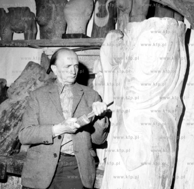 Mini Galeria na ulicy Mariackiej w Gdansku.  Nz Alfons...