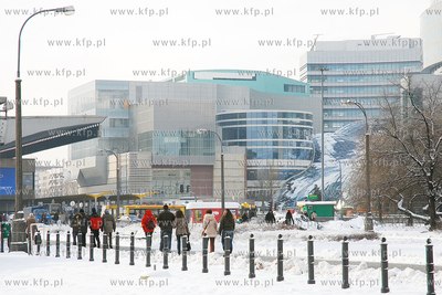 Zlote tarasy - kompleks wielofunkcyjny (biznesowo-handlowo-rozrywkowy)...