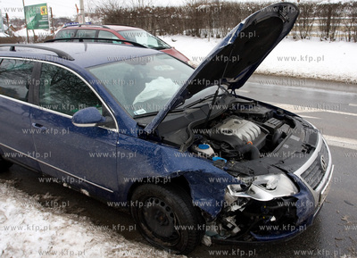 Kolizja drogowa na ul. Kartuskiej w wyniku ktorej dwie...