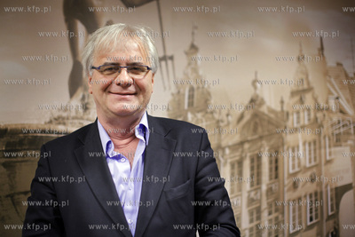 Galeria Baltycka. Spotkanie w EMPIK-u,  z aktorami...