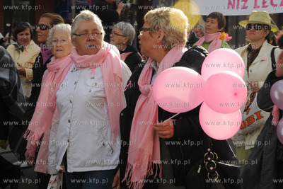 Gdynia. Marsz Rozowej Wstazki z okazji Ogolnopolskego...