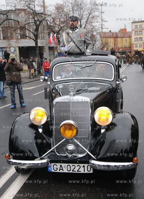 Gdynia. Parada z okazji 91 rocznicy odzyskania przez...