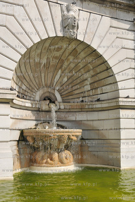 Montmartre - historyczna dzielnica Paryza polozona...