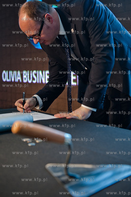 Uroczyste poswiecenie i wmurowanie kamienia wegielnego...