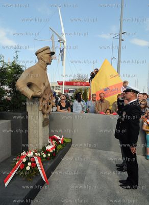 W Yacht Klubie Polskim w gdynskiej marinie odbyly sie...