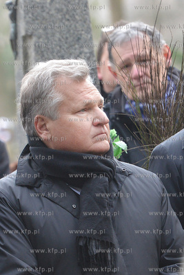 Rodzina, przyjaciele, znajomi, wspolpracownicy - setki...