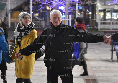 Sopot. Plac Przyjaciol Sopotu. Radosc mieszkancow Sopotu...