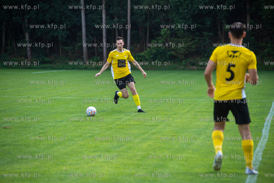 Mecz piłkarskiej Klasy A, w którym zmierzyły się...