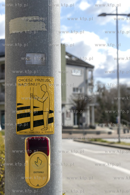 Przycisk włączający sygnalizację świetlną przy...