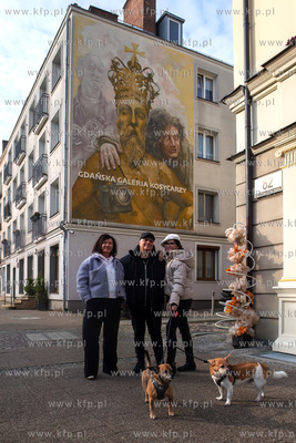 Mural upamiętniający Macieja i Zbigniewa Kosycarzy...