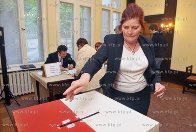 Wybory prezydenckie 2010. Obwodowa Komisja Wyborcza...