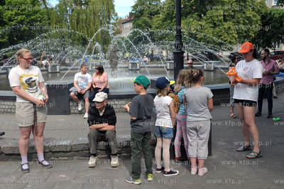 Gdansk Dolny Wrzeszcz. Festyn na placu Jozefa Wybickiego...