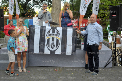 10 festyn i akcja charytatywna Zeszyt dla ucznia na...