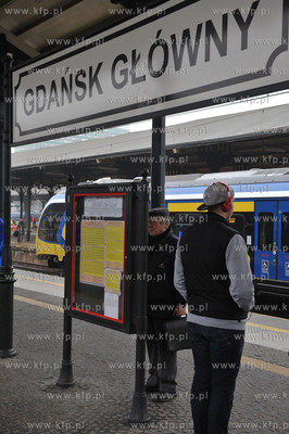 Gdansk, Dworzec Glowny PKP. Inauguracyjny, pierwszy...