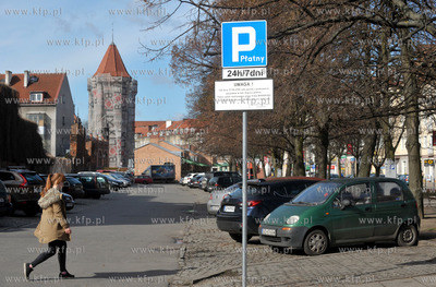 Platny parking w Gdansku na ul. Podwale Staromiejskie...