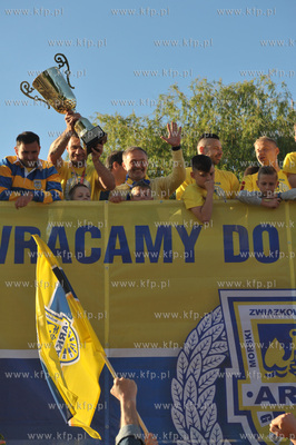 Gdynia swietuje awans Arki do ekstraklasy na skwerze...