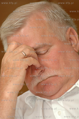 Lech Walesa w swoim gabinecie w Zielonej Bramie w Gdansku....