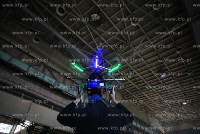 Stocznia Gdańsk. Zespol Big Cyc realizuje teledysk...