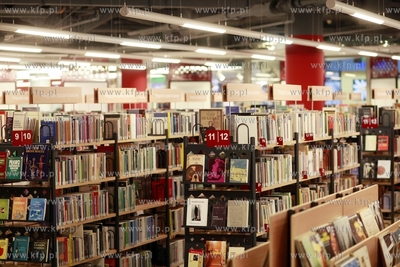 Gdańsk. Centrum Handlowe Manhattan. Biblioteka Manhattan.
08.03.2012
fot....