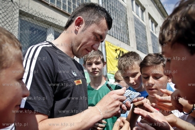 Gdansk Zaspa. Pilkarski turniej dzikich druzyn Do przerwy...