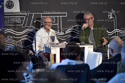 Gdynia. Cafeart U Muzyk'uff. Spotkanie z dziennikarzem...