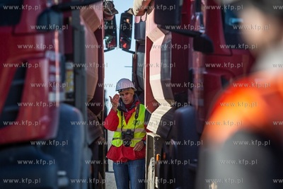 Pierwsze próby obciążeniowe budowanego mostu w Sobieszewie.
29.09.2018
fot....