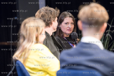 Spotkanie "Wojna obok nas. Historie odwagi, krzywdy,...