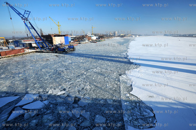 Gdansk. Zamarznieta Martwa Wisla 24.01.2010fot....