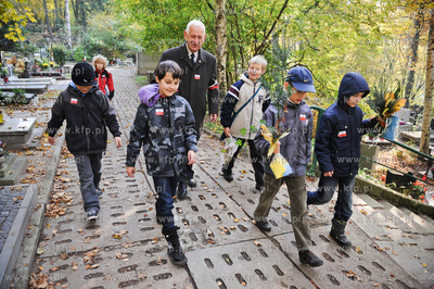 Gdansk. Cmentarz Srebrzysko. Zywa lekcja historii,...