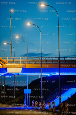 Gdansk. Oddany do uzytku, efektownie podswietlony most...